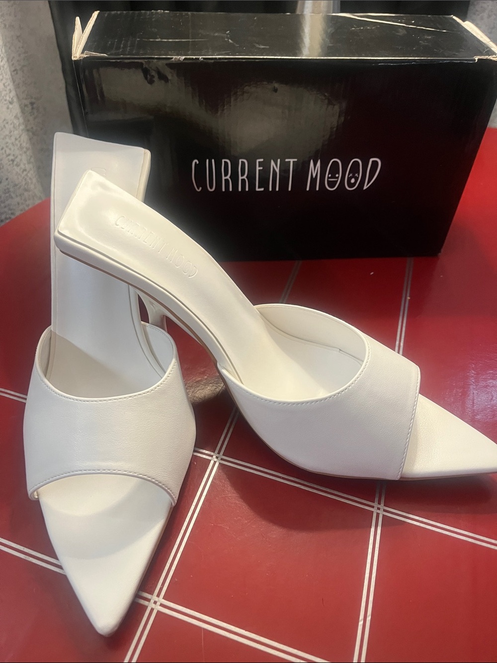 Current Mood White Pointed Toe Block Heel Mules